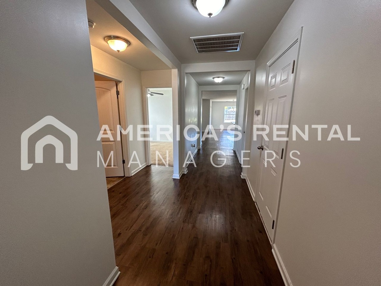 209 Leonards Ct - Photo 3 of 36