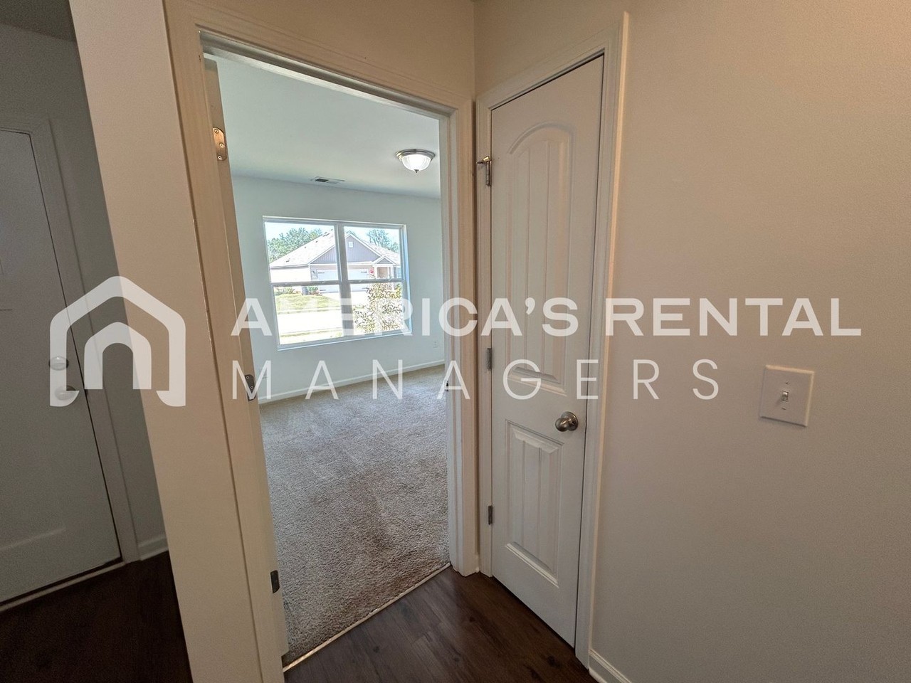 209 Leonards Ct - Photo 4 of 36