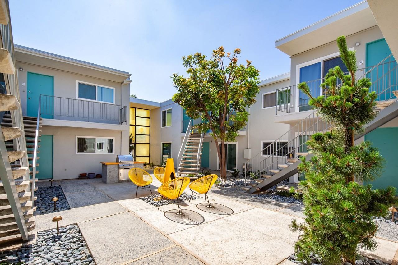 The Amberjack Apartments - Photo 2 of 4