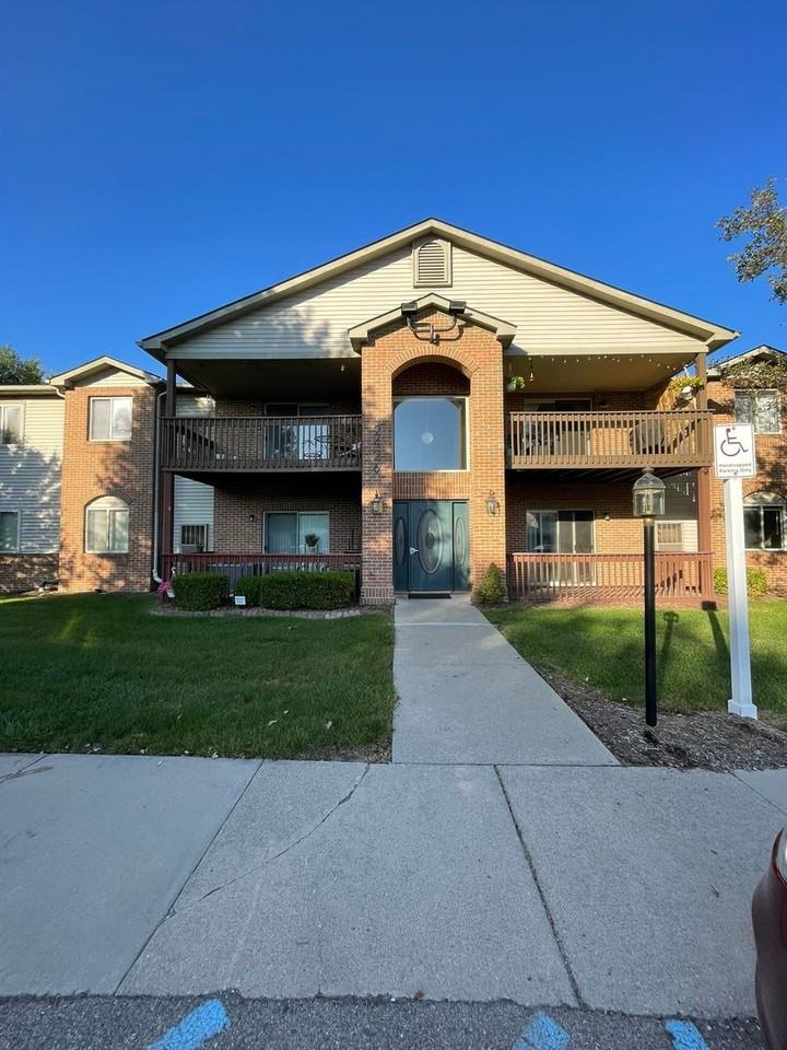 2426 Quarterback Ct #4