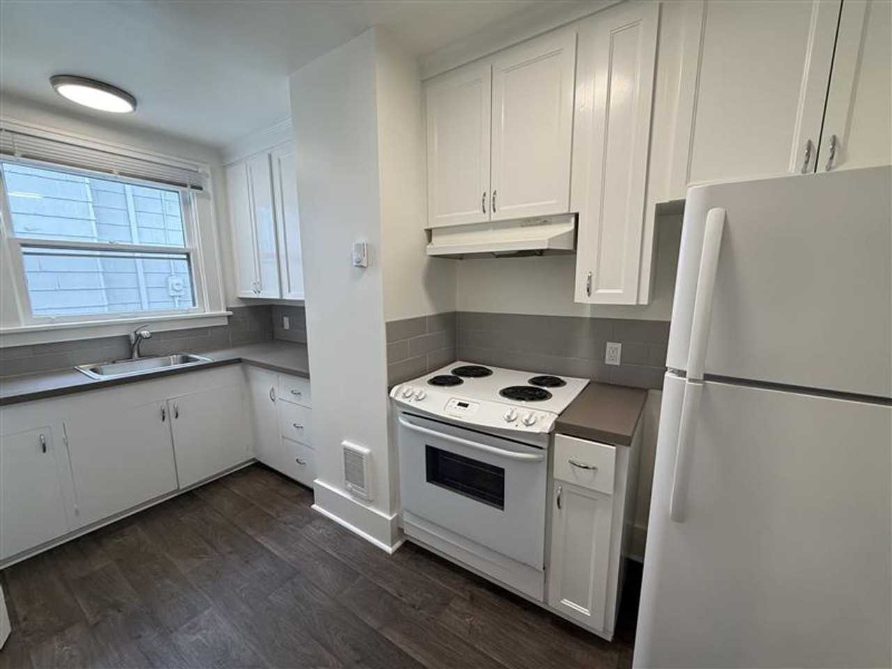 2333 Sw 6th Ave #B - Photo 6 of 12