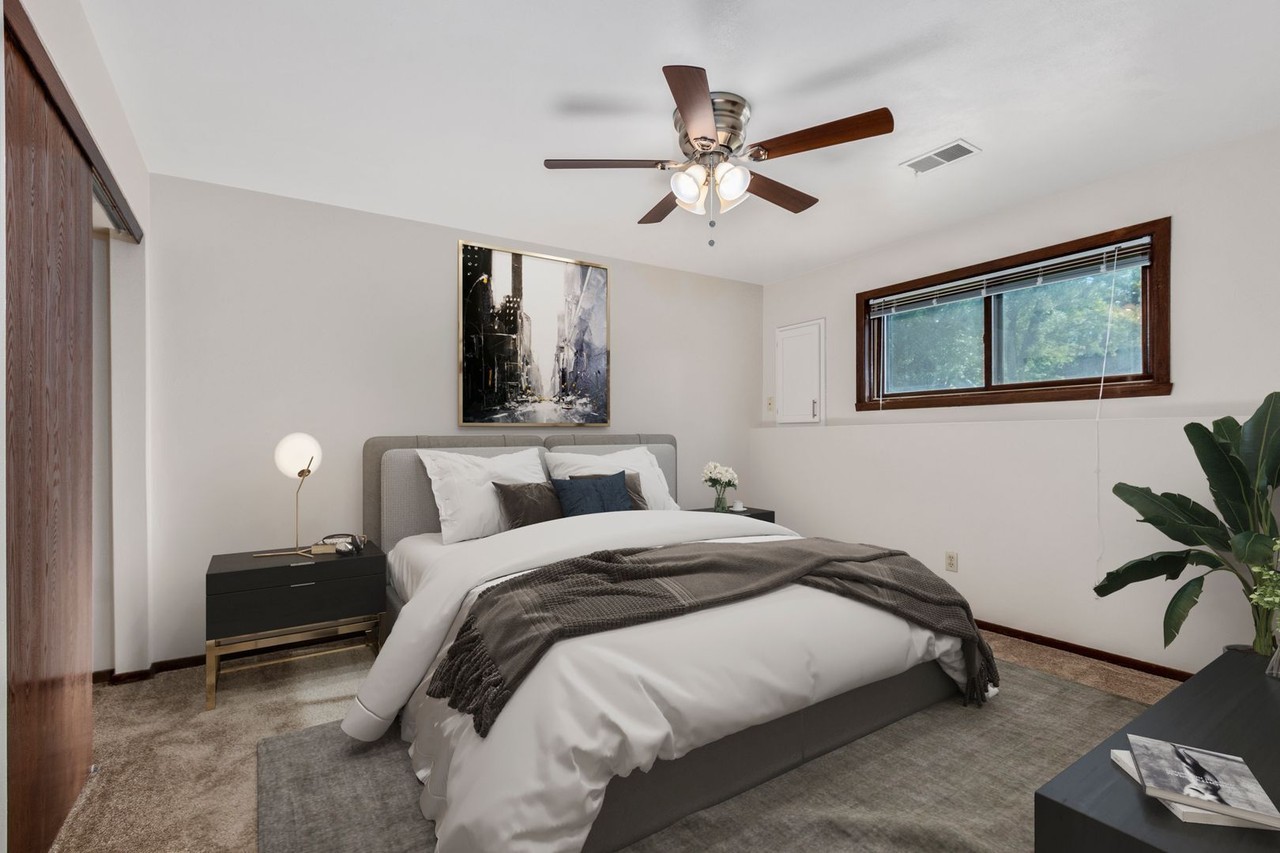 1412 S Nicolet Rd - Photo 6 of 10