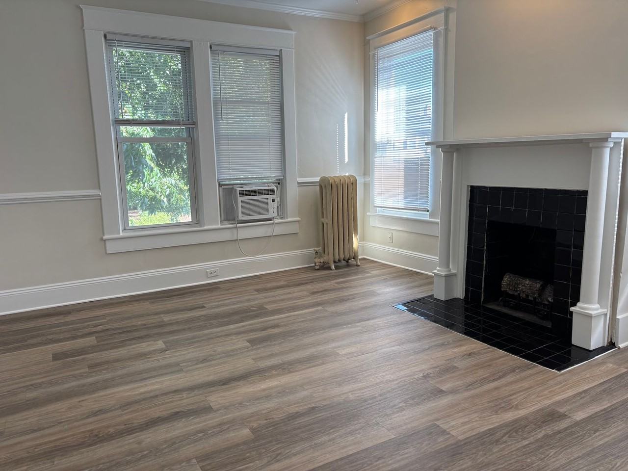 603 Magnolia St - Photo 2 of 9