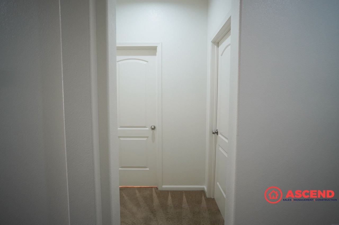 5408 Tejon Ridge Ct - Photo 3 of 21