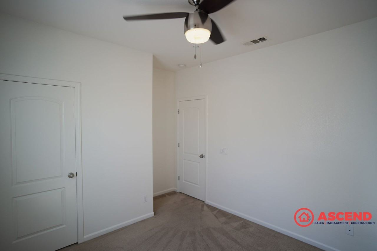 5408 Tejon Ridge Ct - Photo 5 of 21