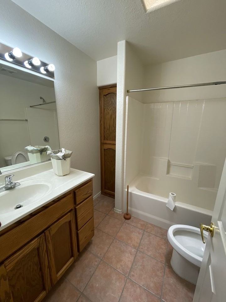 11335 S Kingman Ave - Photo 4 of 21