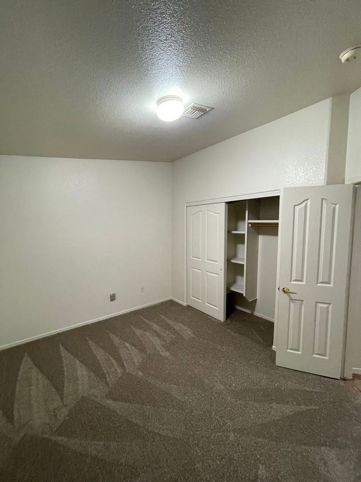 11335 S Kingman Ave - Photo 7 of 21