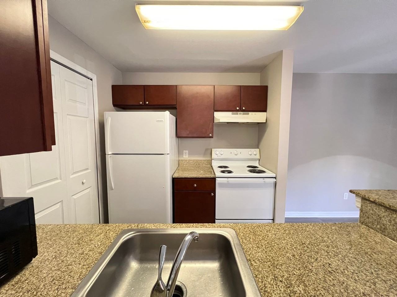 6178 Westgate Dr - Photo 4 of 21