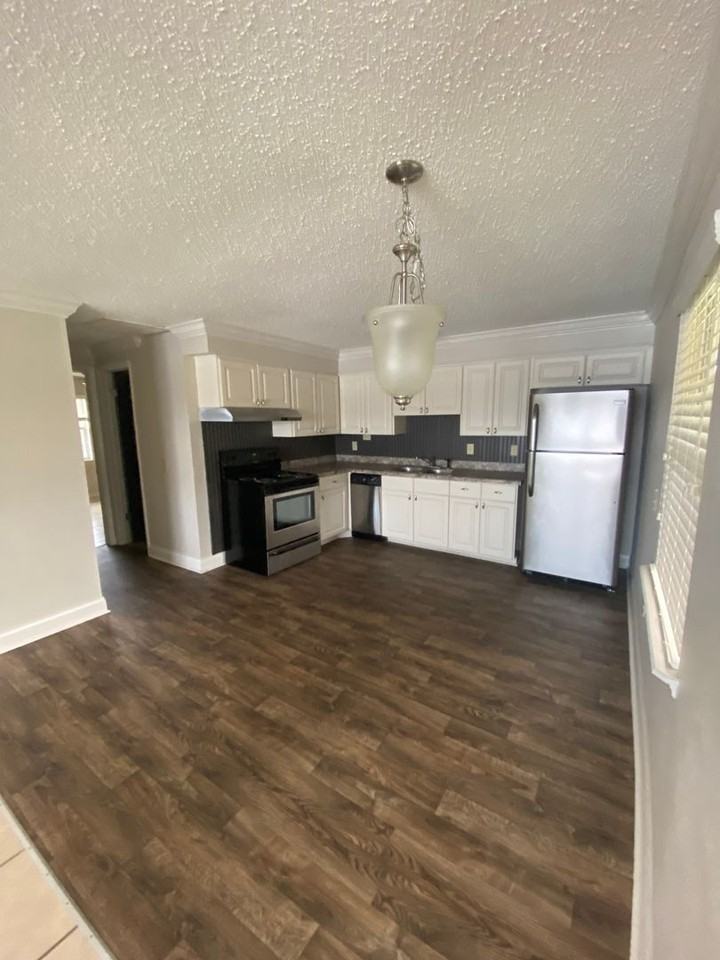 Lake Silver Apartments - Photo 5 of 15