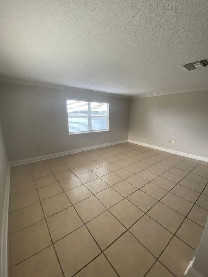 Lake Silver Apartments - Photo 7 of 15