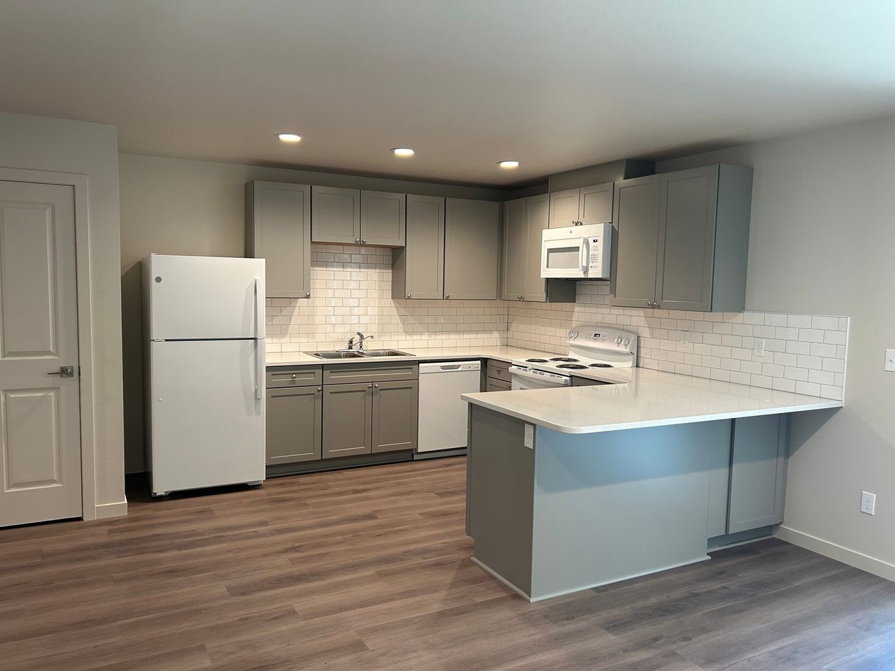 Cowiche Creek Townhouses - Photo 3 of 23