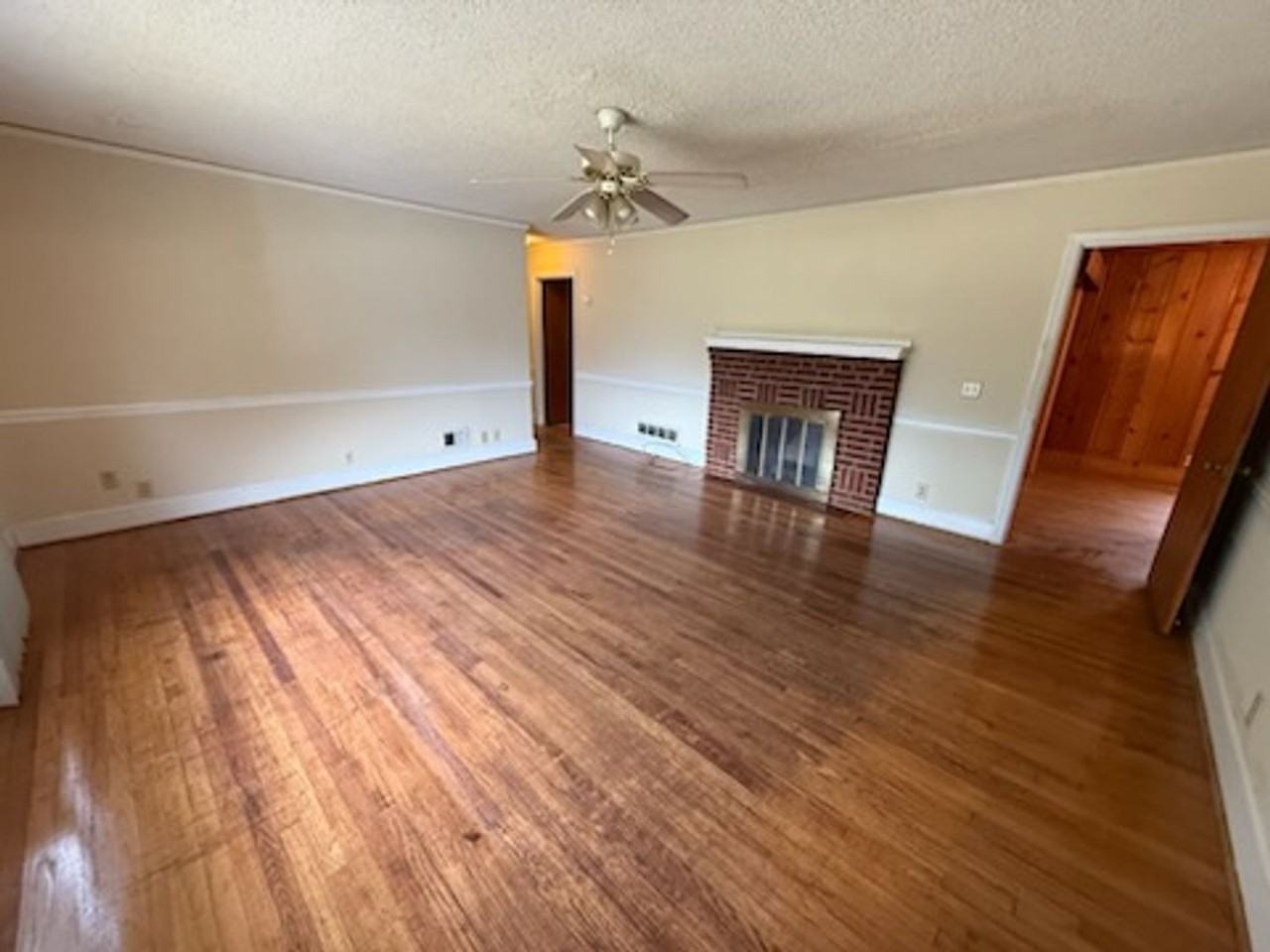 1235 Evergreen Ave - Photo 3 of 12