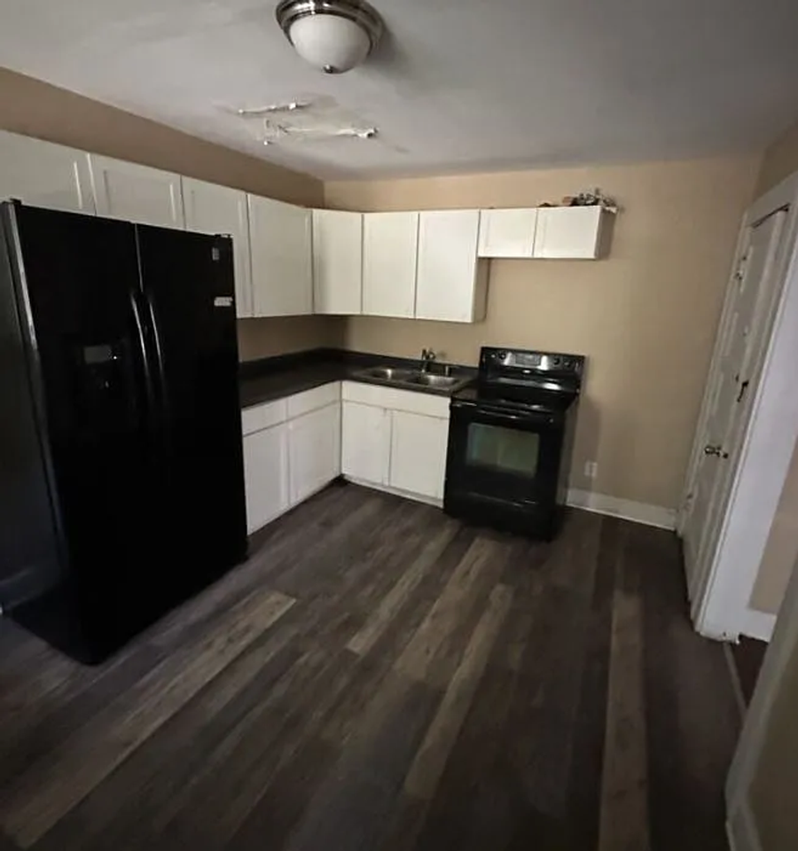 2407 East 16th Street - Photo 6 of 15