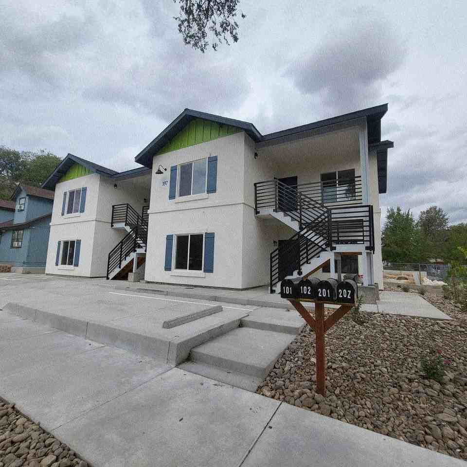 397 W 10th Street - Photo 3 of 27