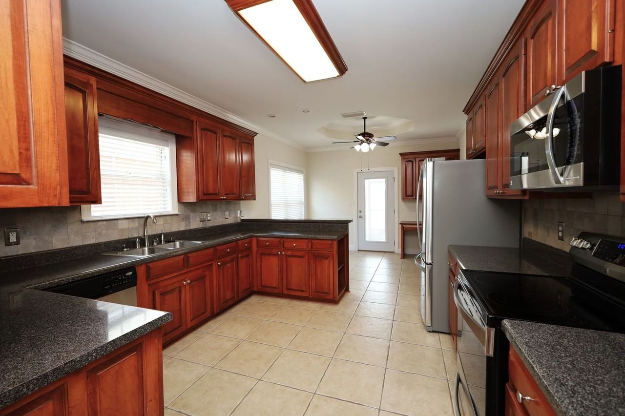 3261 Jordan Way - Photo 7 of 18