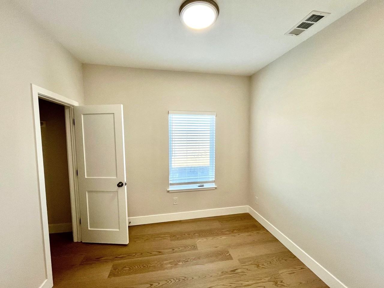 1561 Innes Ave - Photo 5 of 13