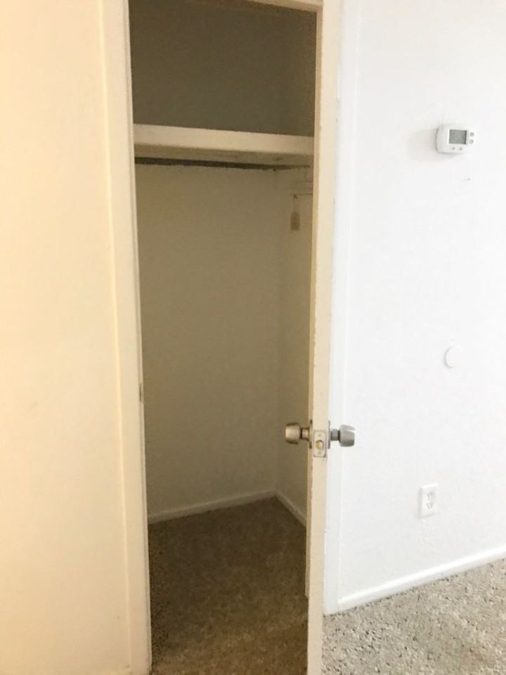 600 E Sunset Dr - Photo 2 of 12