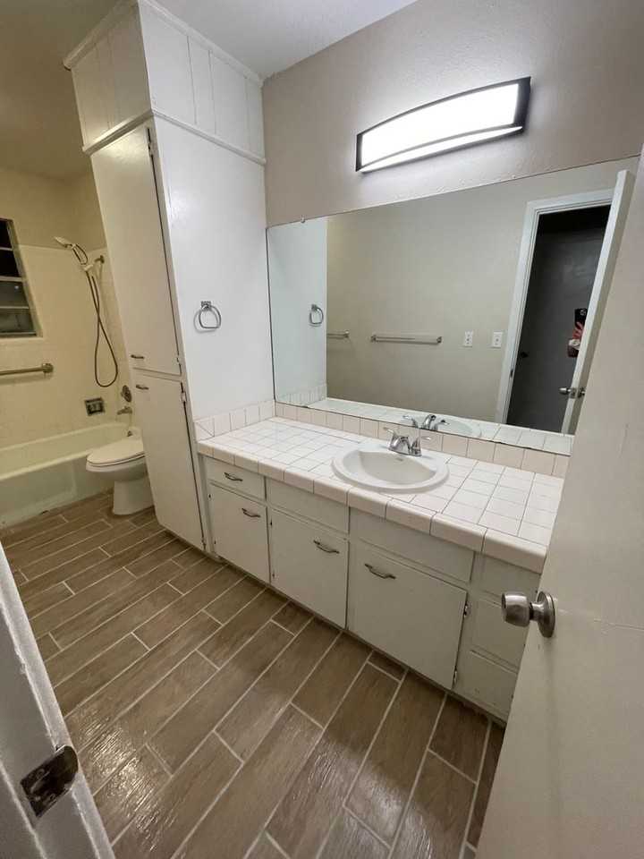 600 E Sunset Dr - Photo 7 of 12