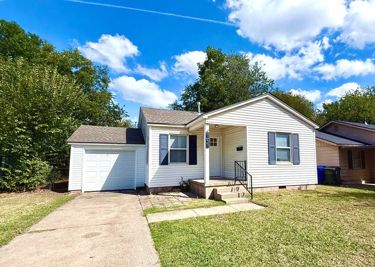 805 Dakota St