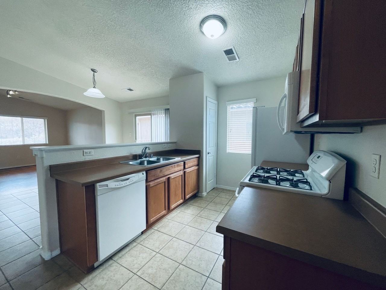 911 Desert Senna Ave Sw - Photo 6 of 31