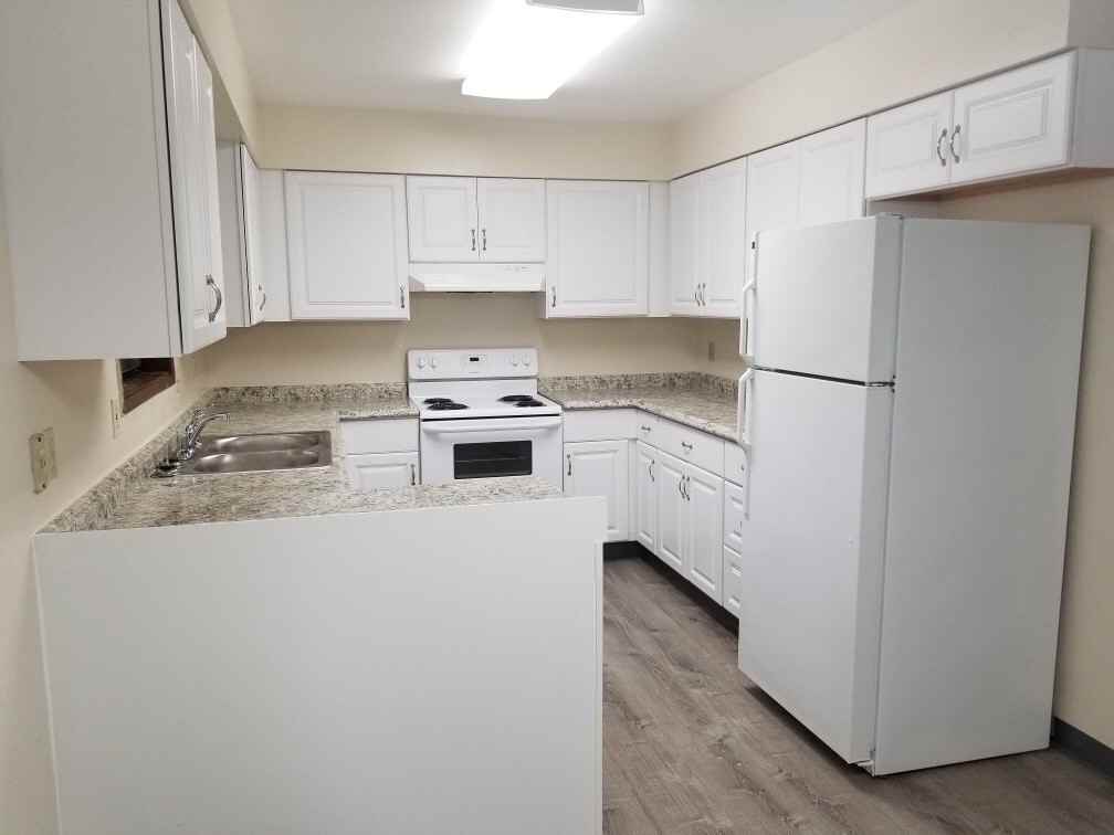 716 Sycamore St - Photo 2 of 7