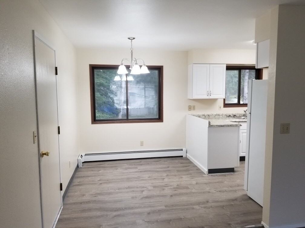 716 Sycamore St - Photo 3 of 7