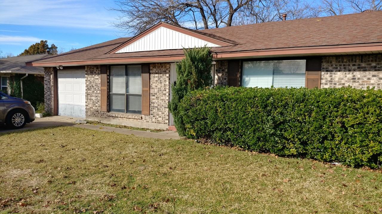 1109 Melrose St - Photo 2 of 16