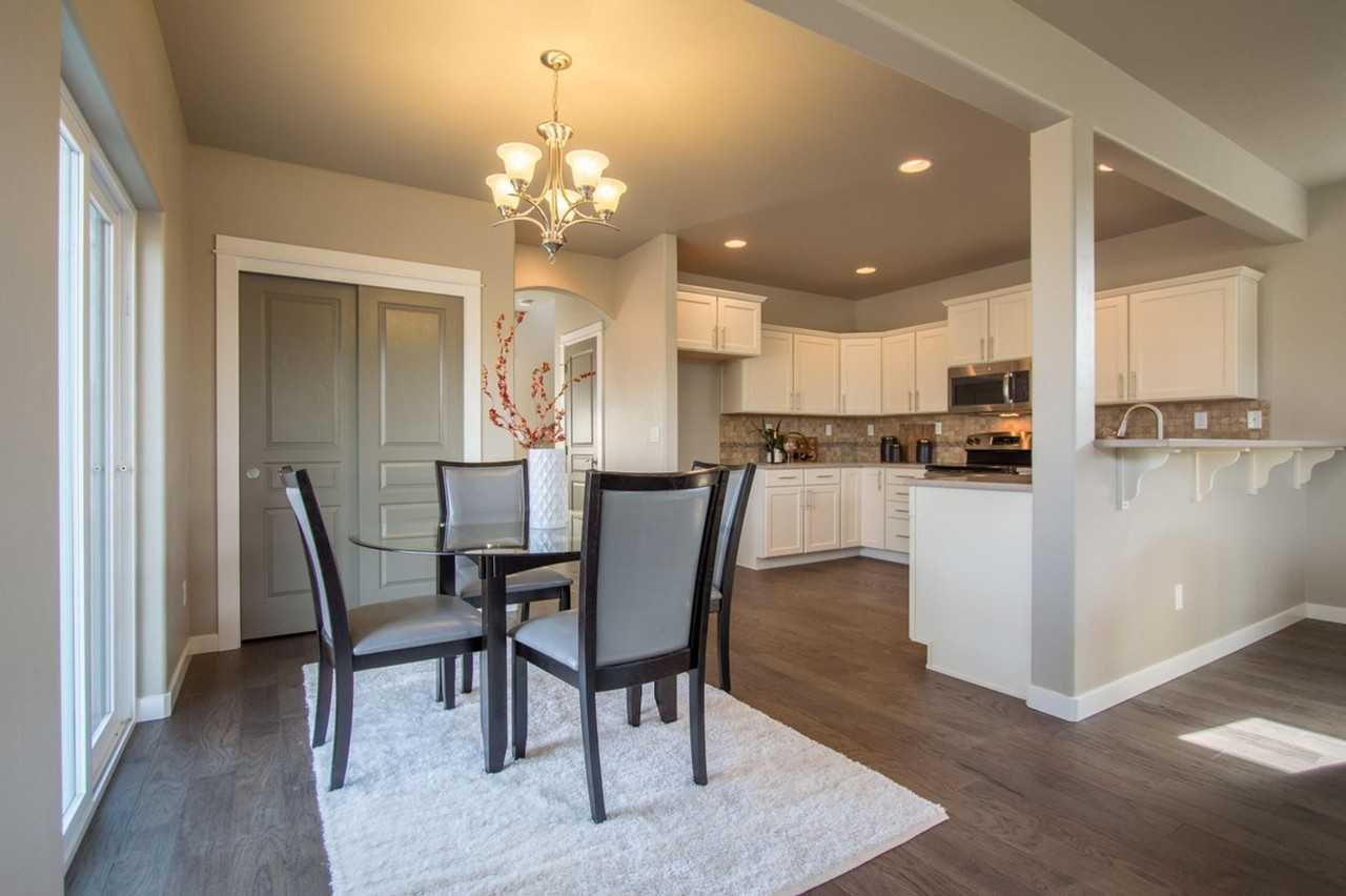 626 N Willitts St - Photo 3 of 7