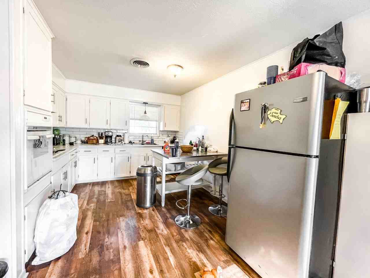 1502 Laura Lane - Photo 5 of 13