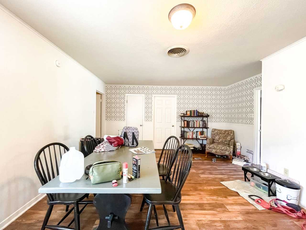 1502 Laura Lane - Photo 6 of 13