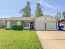 320 E Hillcrest Ln - Photo 1 of 1