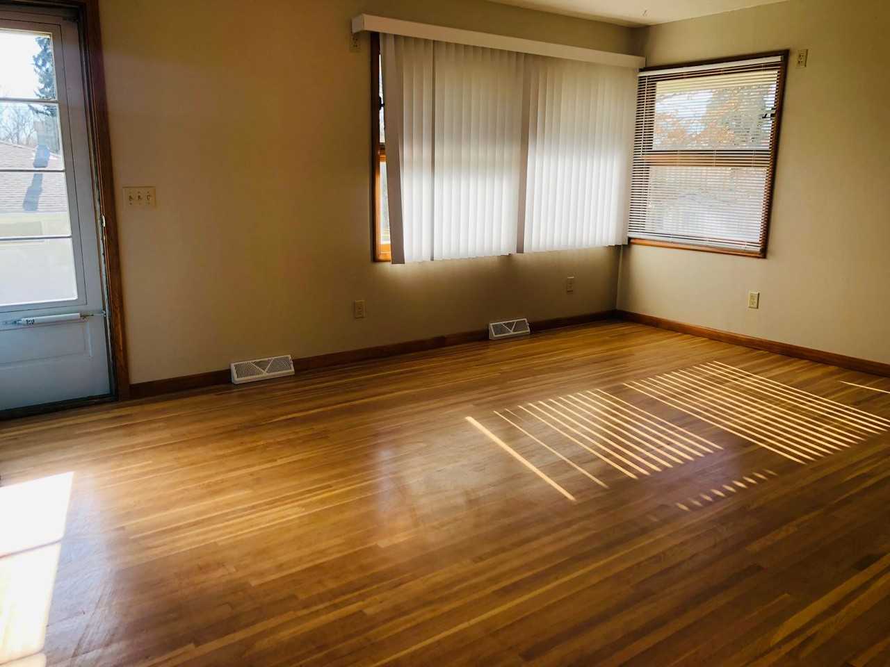 1104 9th St Nw - Photo 3 of 26