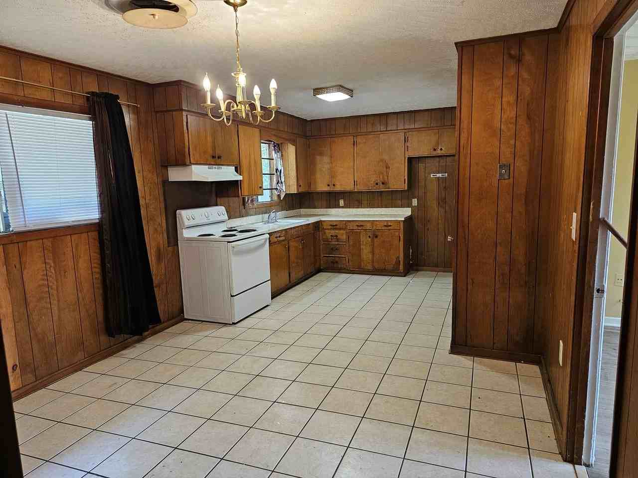1145 Mcdonald Ave - Photo 2 of 10