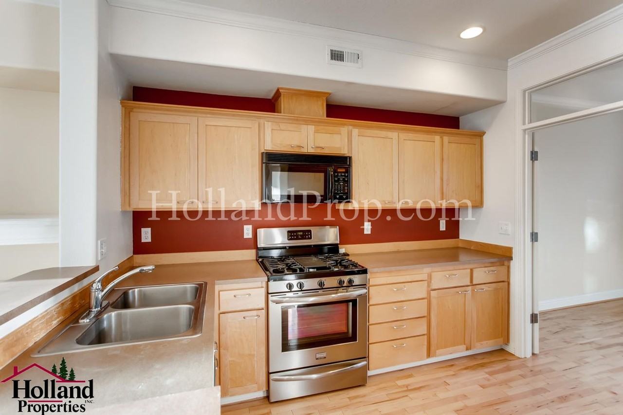 2824 Nw Kennedy Ct - Photo 5 of 17