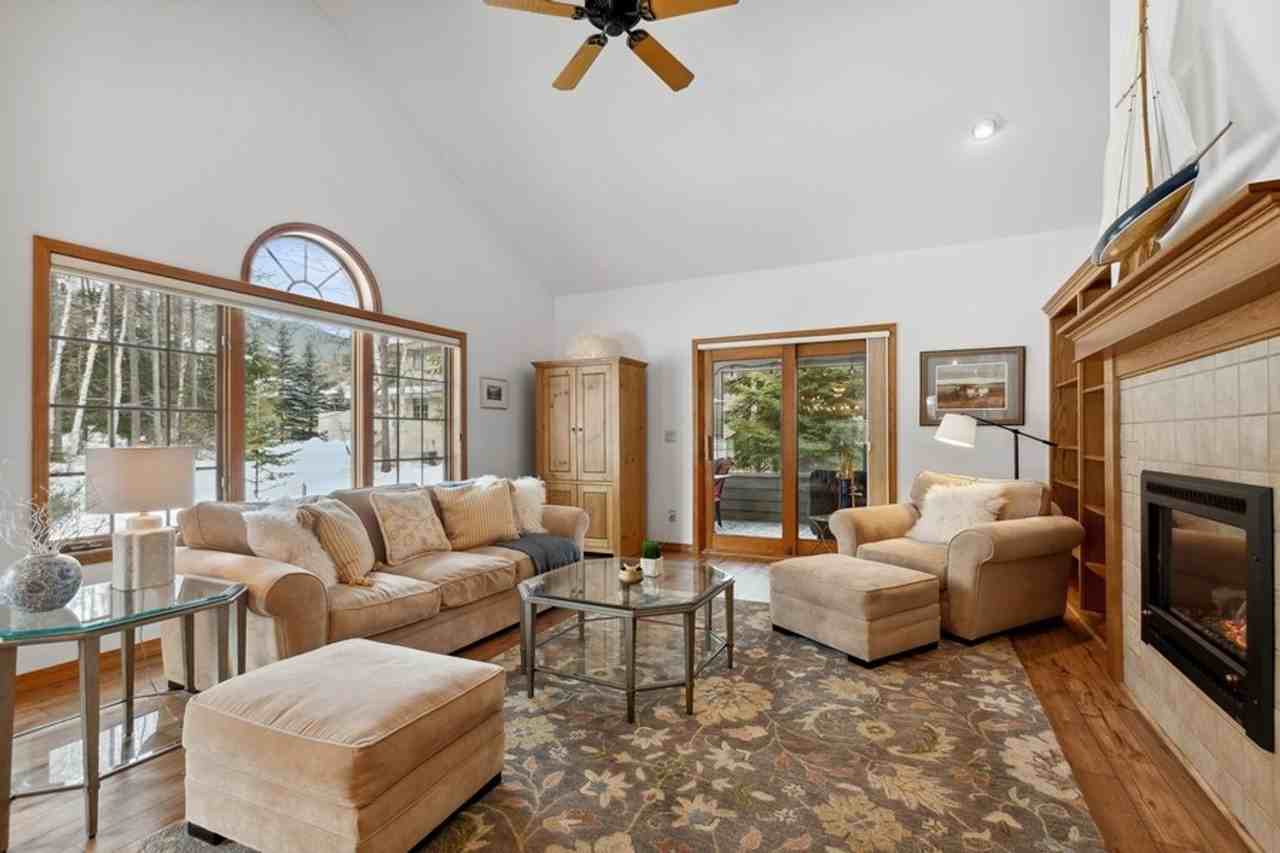 1030 Mountain Park Dr - Photo 2 of 29