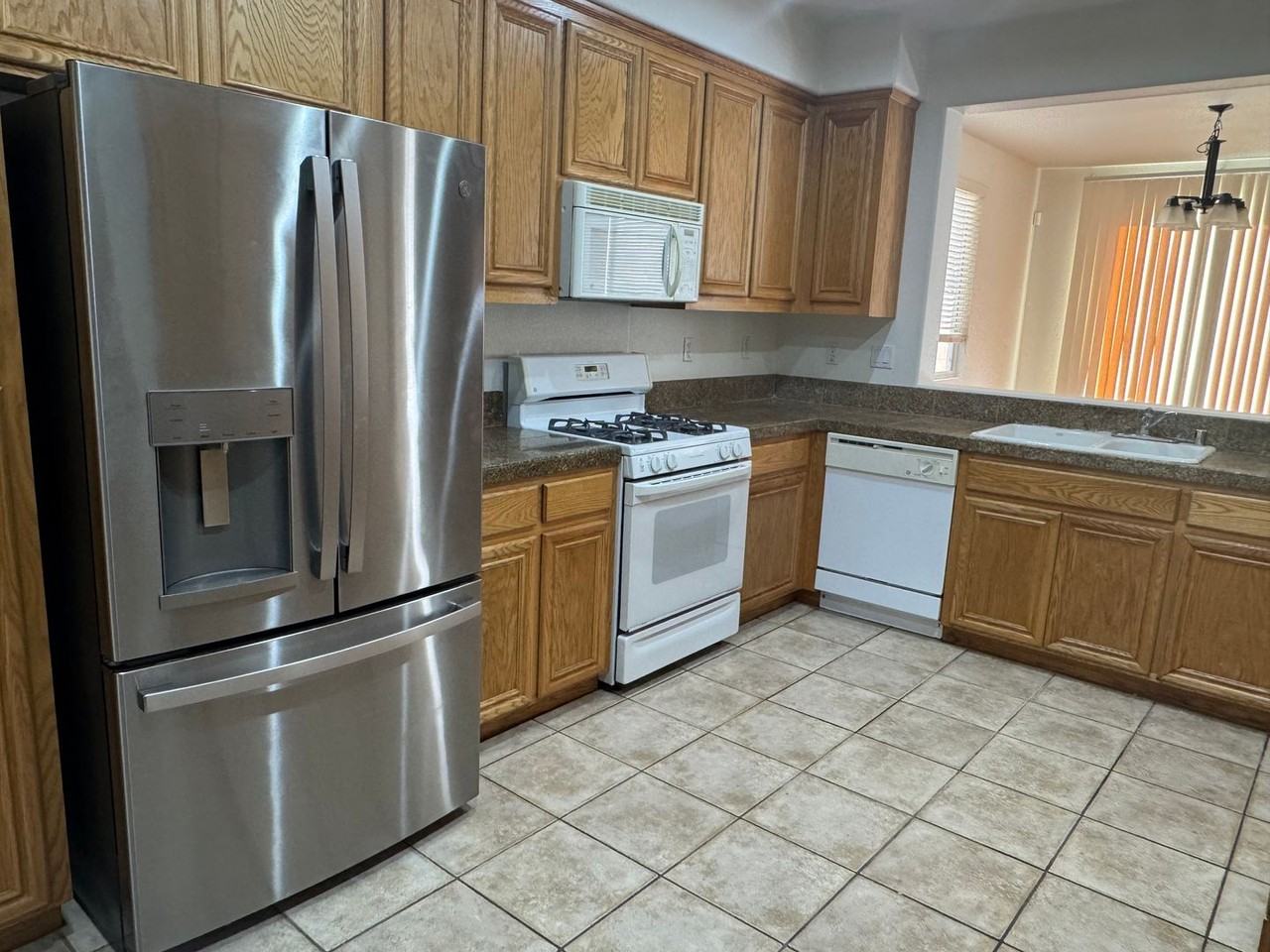 4317 Spring Creek Ct - Photo 4 of 27