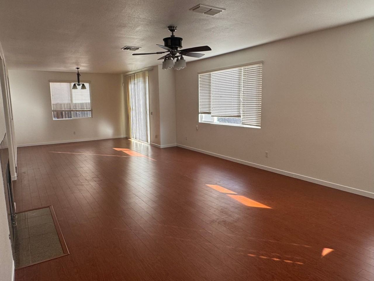 4317 Spring Creek Ct - Photo 7 of 27