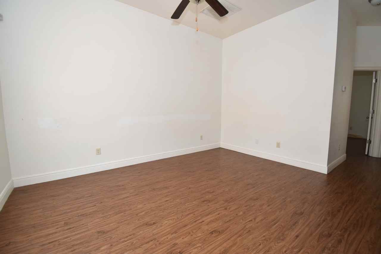 2408 W Barnett Springs Ave - Photo 2 of 10