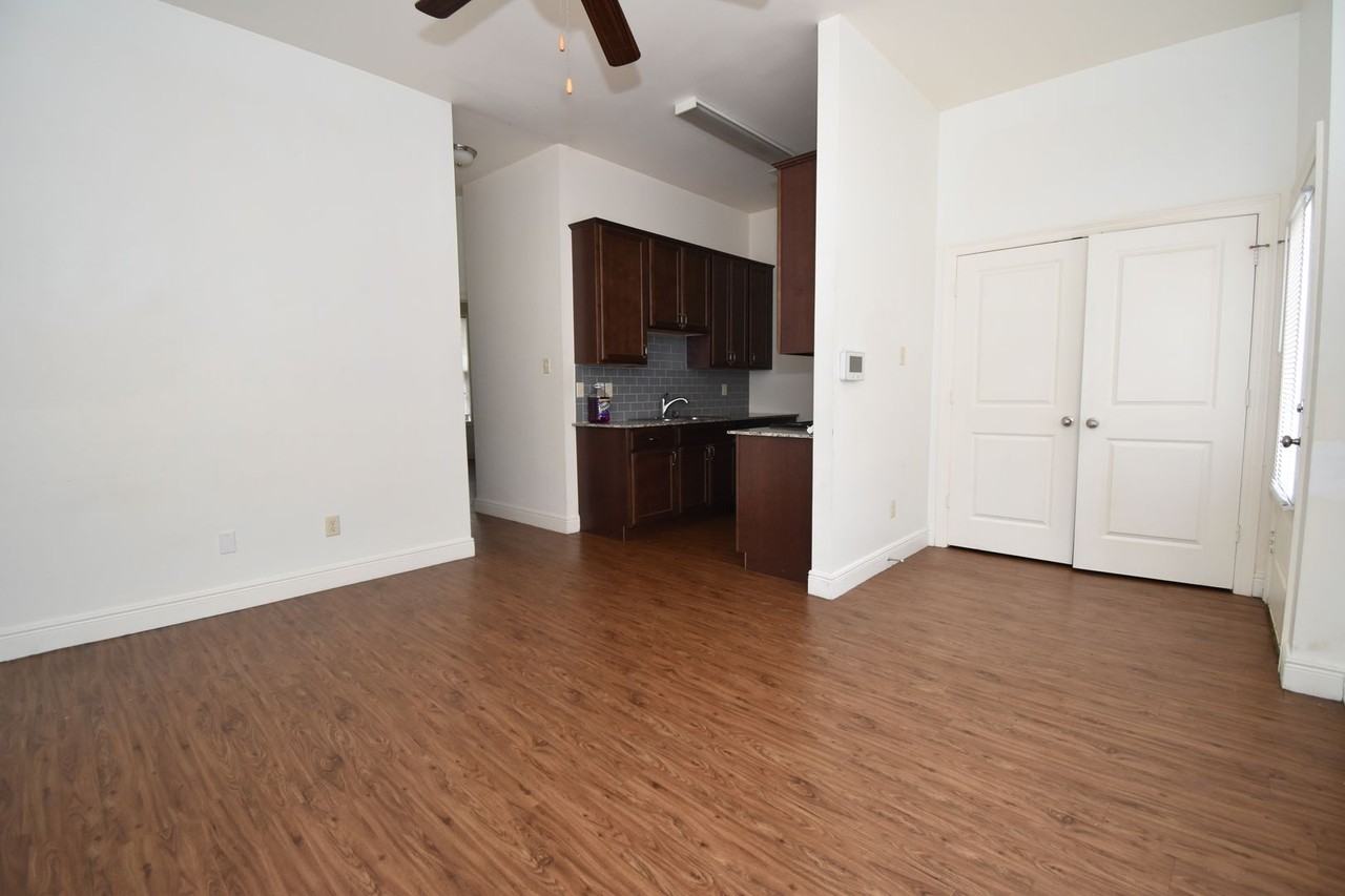 2408 W Barnett Springs Ave - Photo 3 of 10