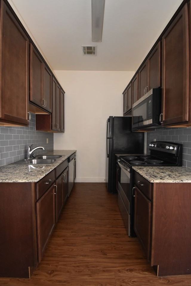 2408 W Barnett Springs Ave - Photo 4 of 10