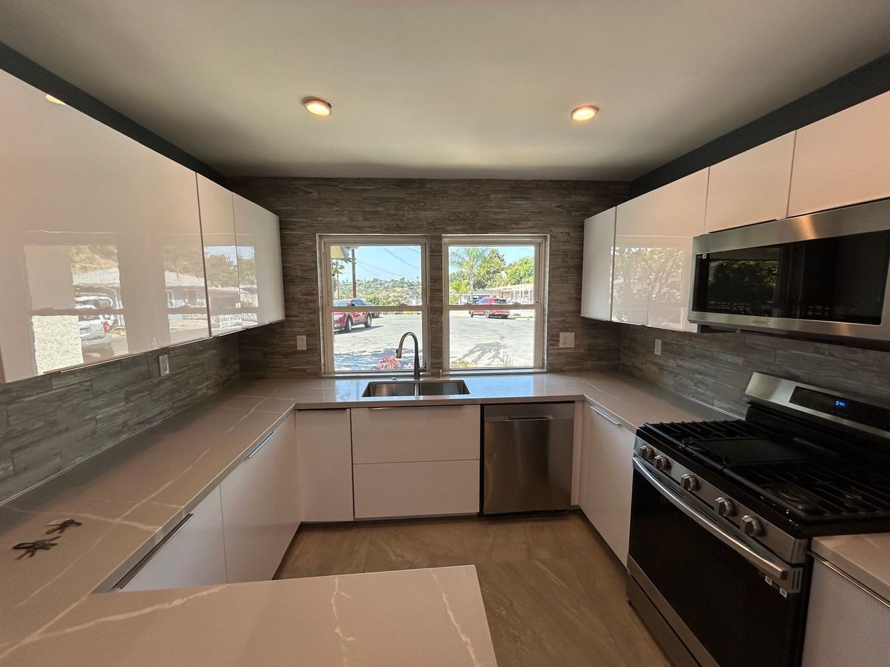 3804 Marron St - Photo 7 of 21