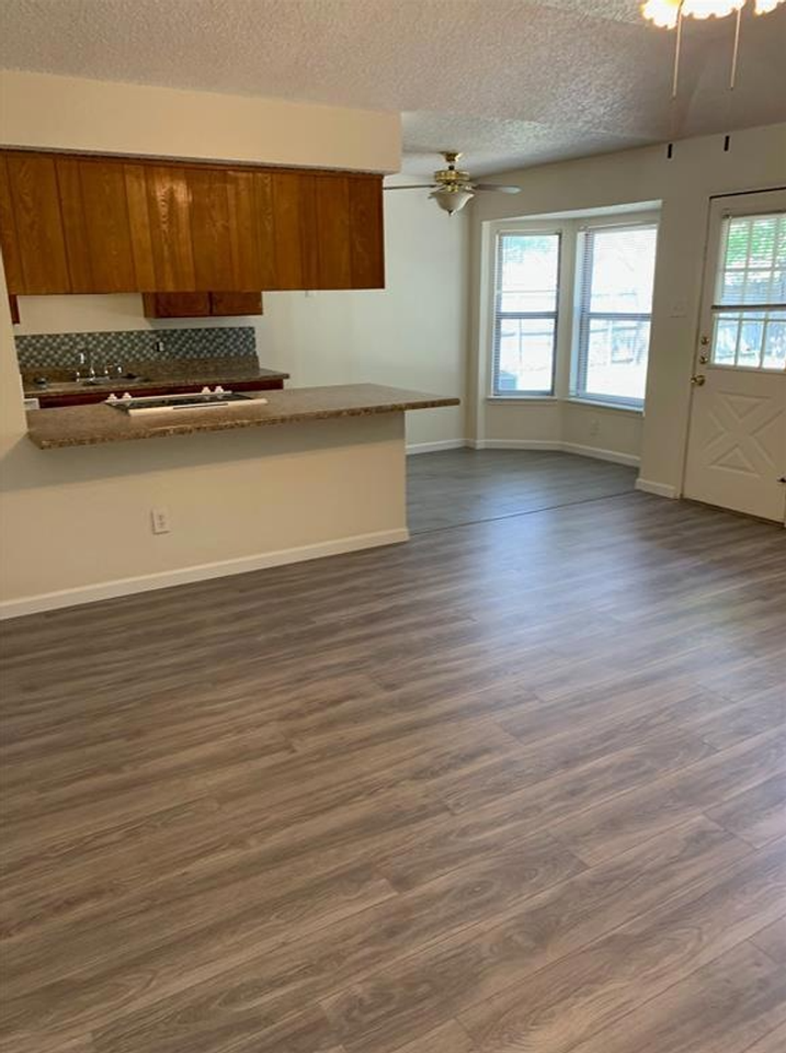 7304 Meadowbrook Drive - Photo 3 of 11