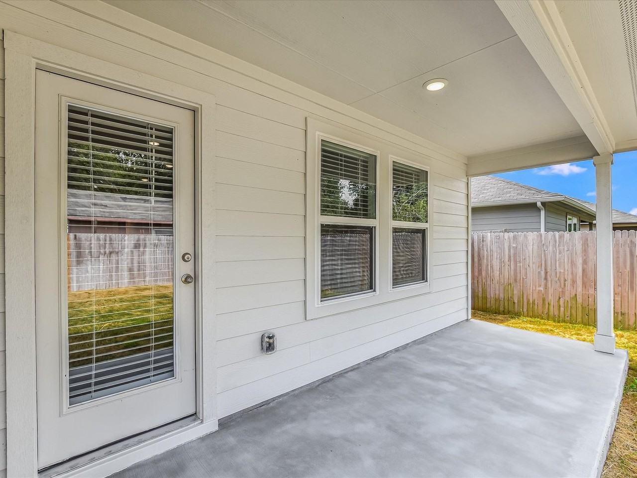 1305 Camden Ln - Photo 7 of 45