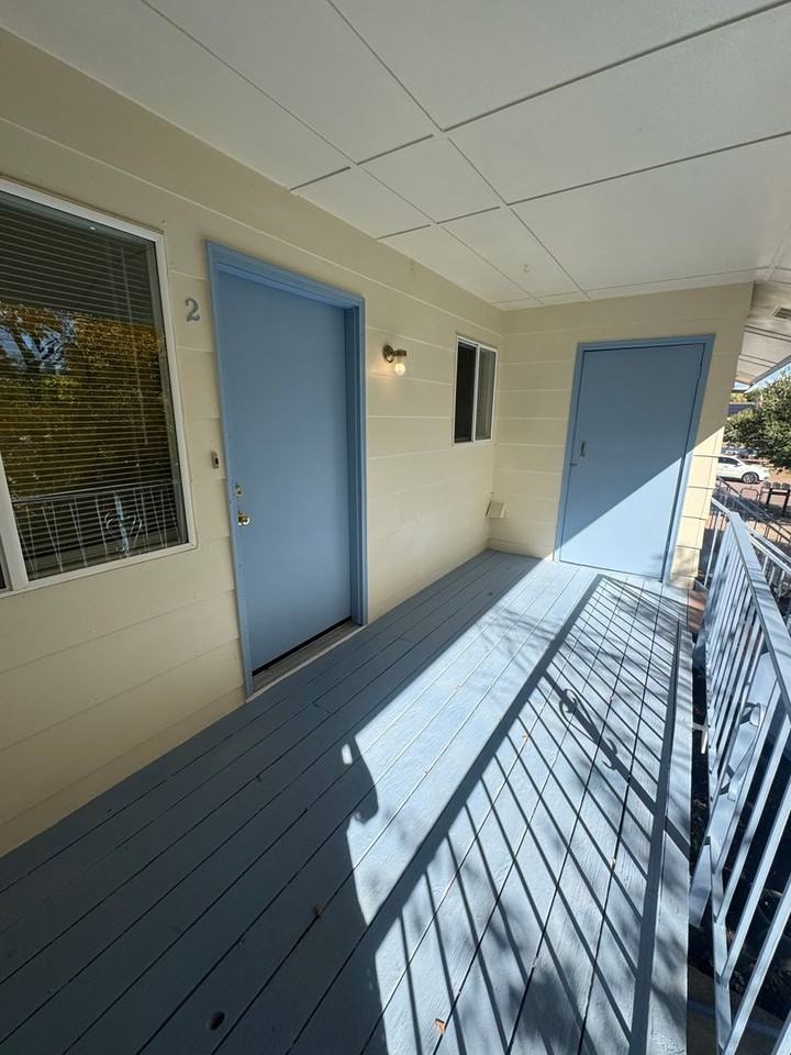 427 N Walnut St - Photo 5 of 17