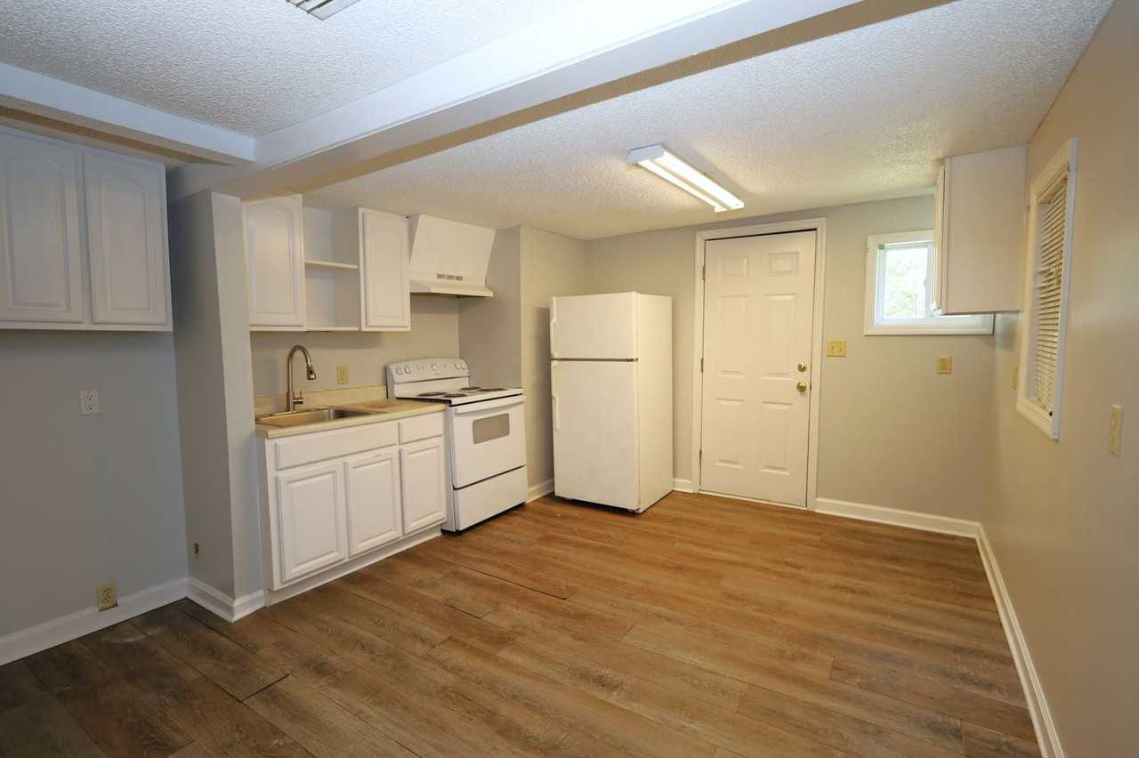 2948 Dogwood Cir - Photo 6 of 12