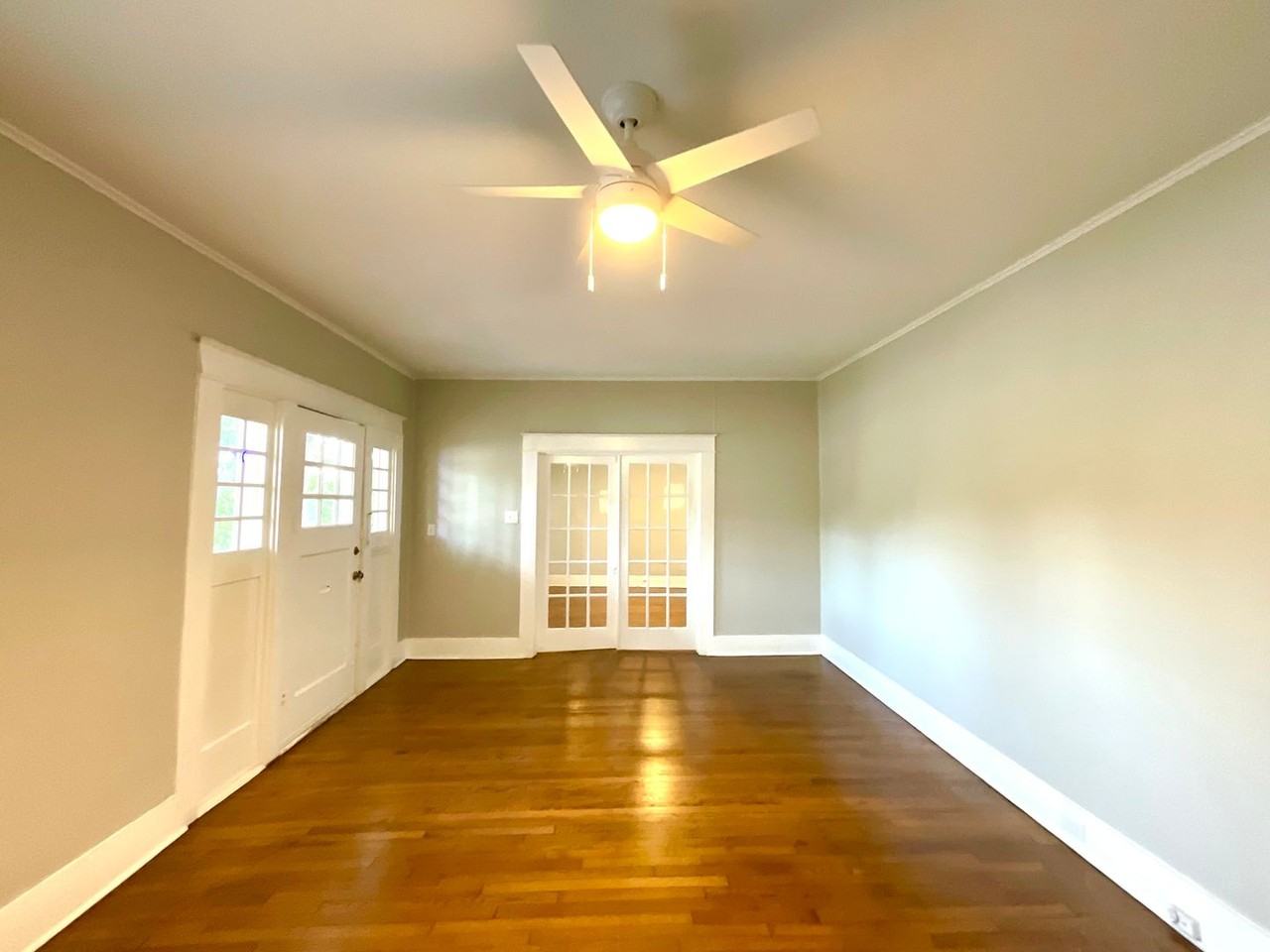 810 W Magnolia Ave - Photo 7 of 50