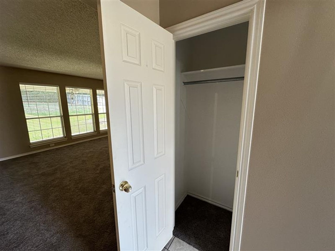 2305 Haverhill Dr - Photo 3 of 27
