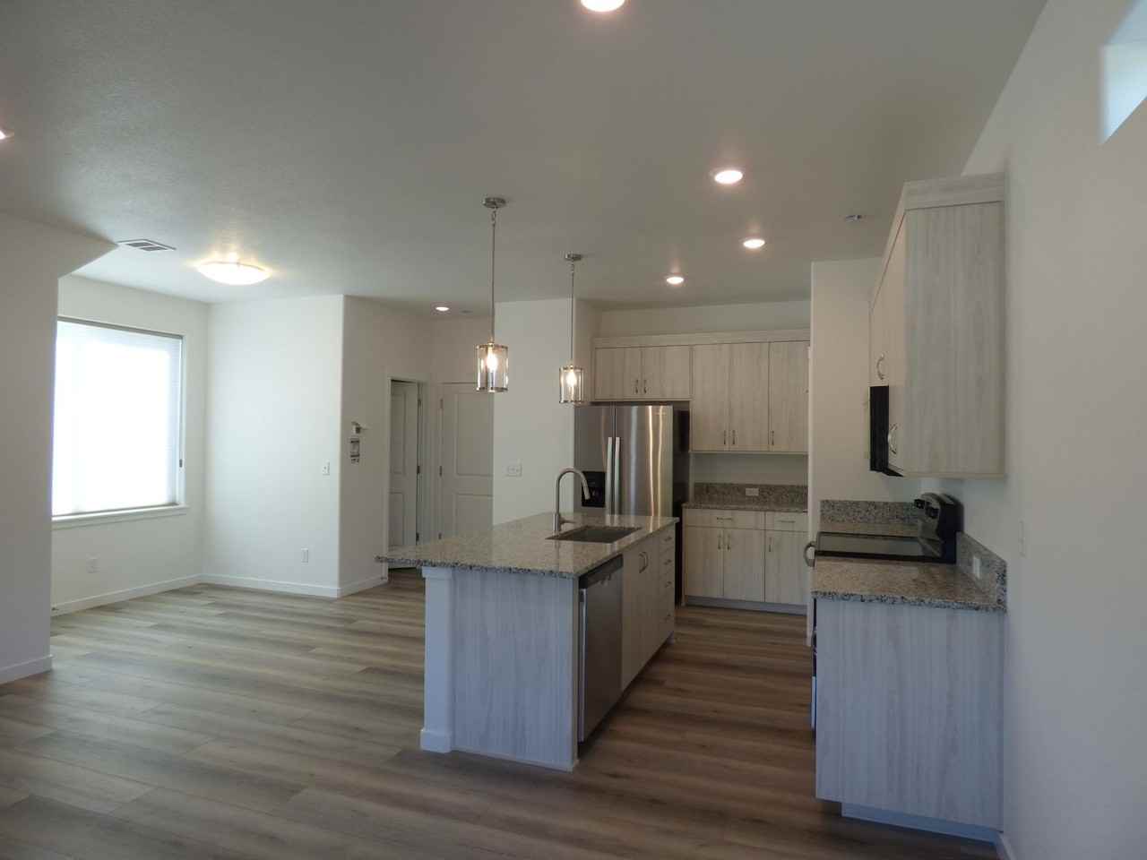 1039 Spartan Avenue - Photo 4 of 23