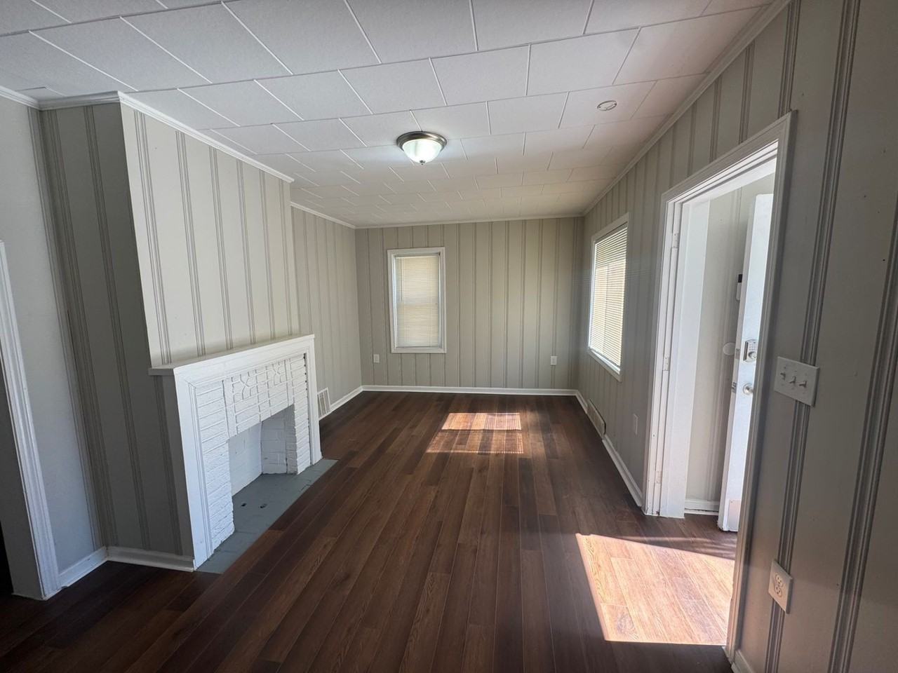 9611 Dunlap Ave - Photo 2 of 29