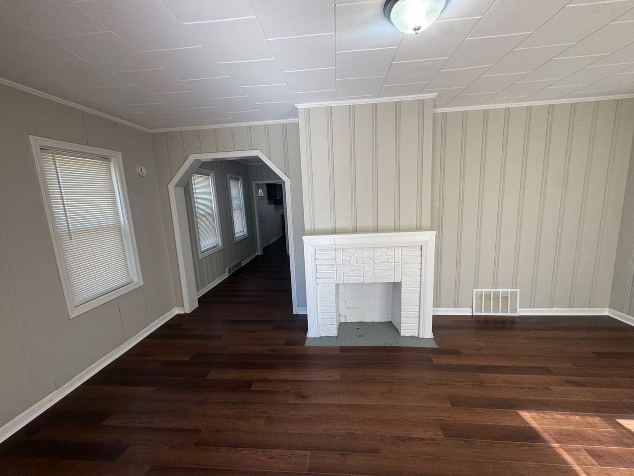 9611 Dunlap Ave - Photo 5 of 29